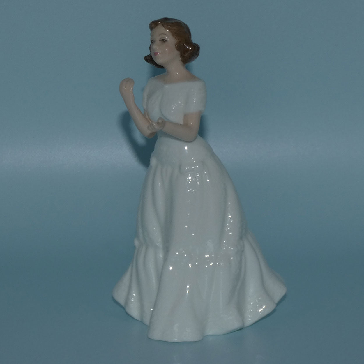 hn3764-royal-doulton-figure-welcome