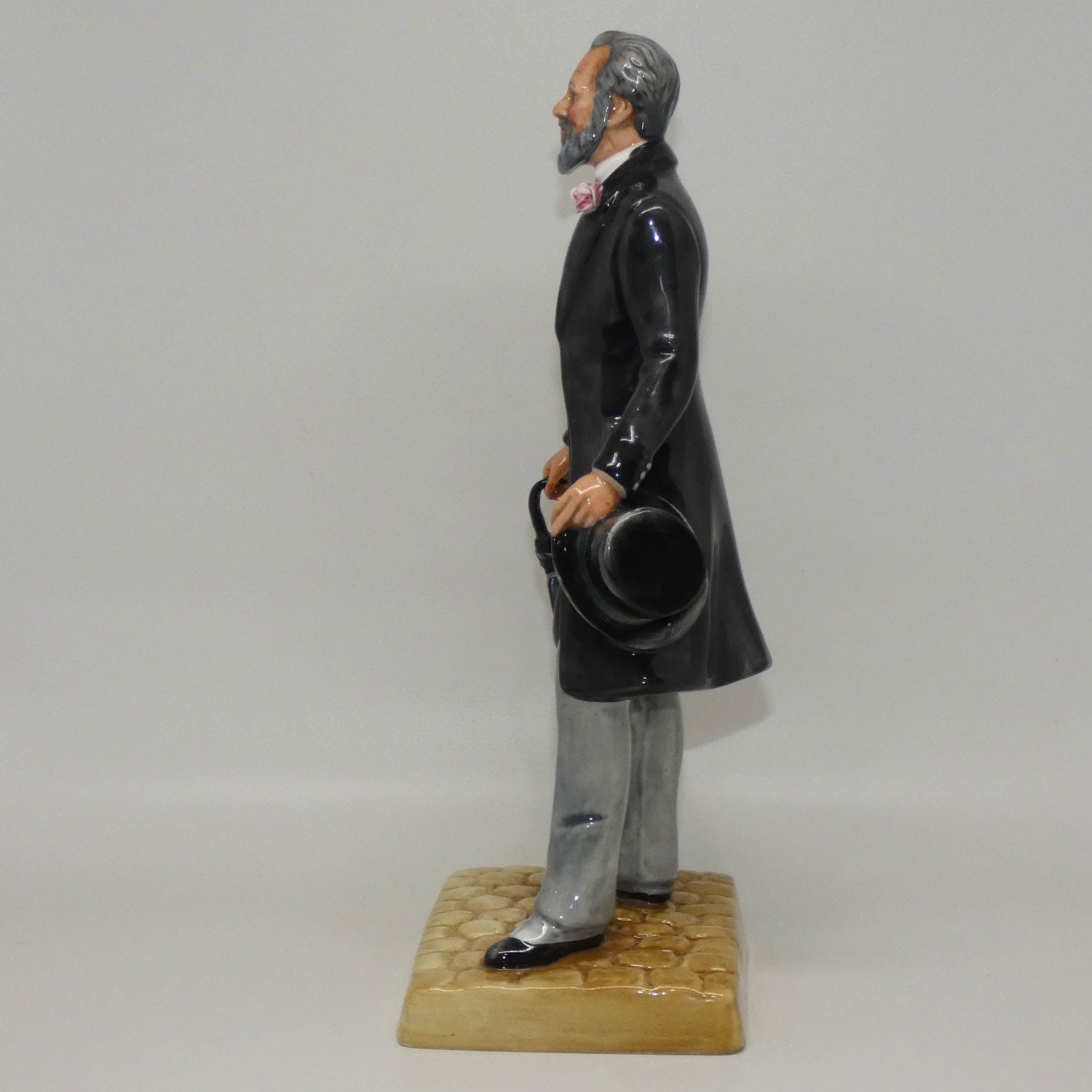 hn3891-royal-doulton-figure-sir-henry-doulton