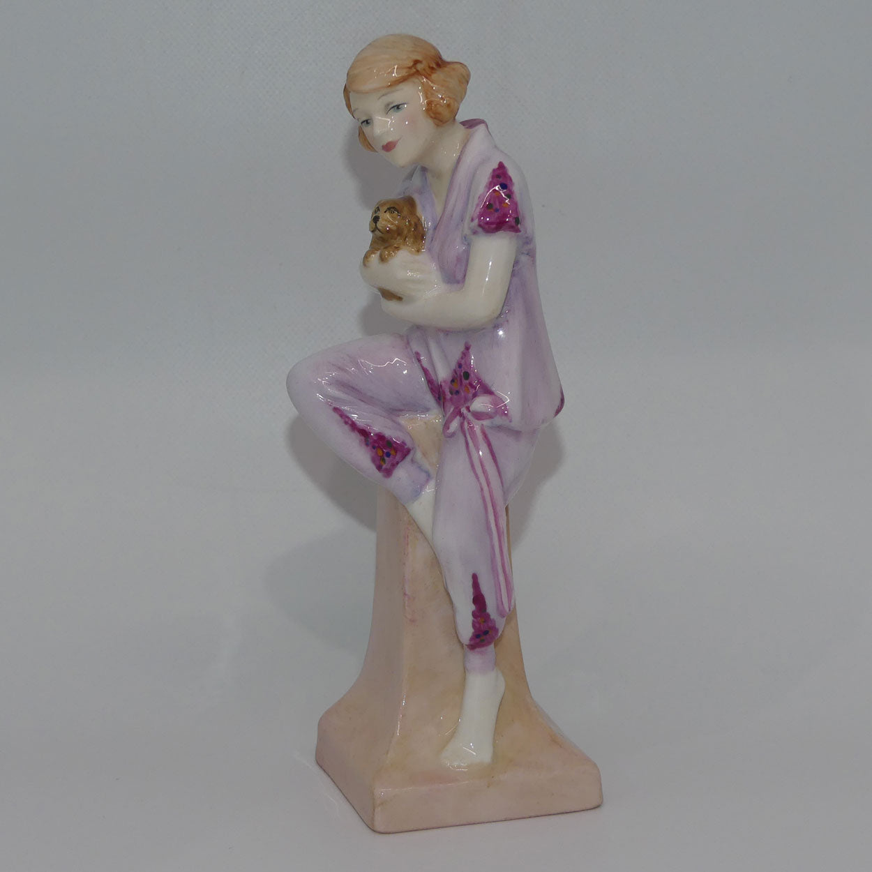hn4247-royal-doulton-figure-lido-lady