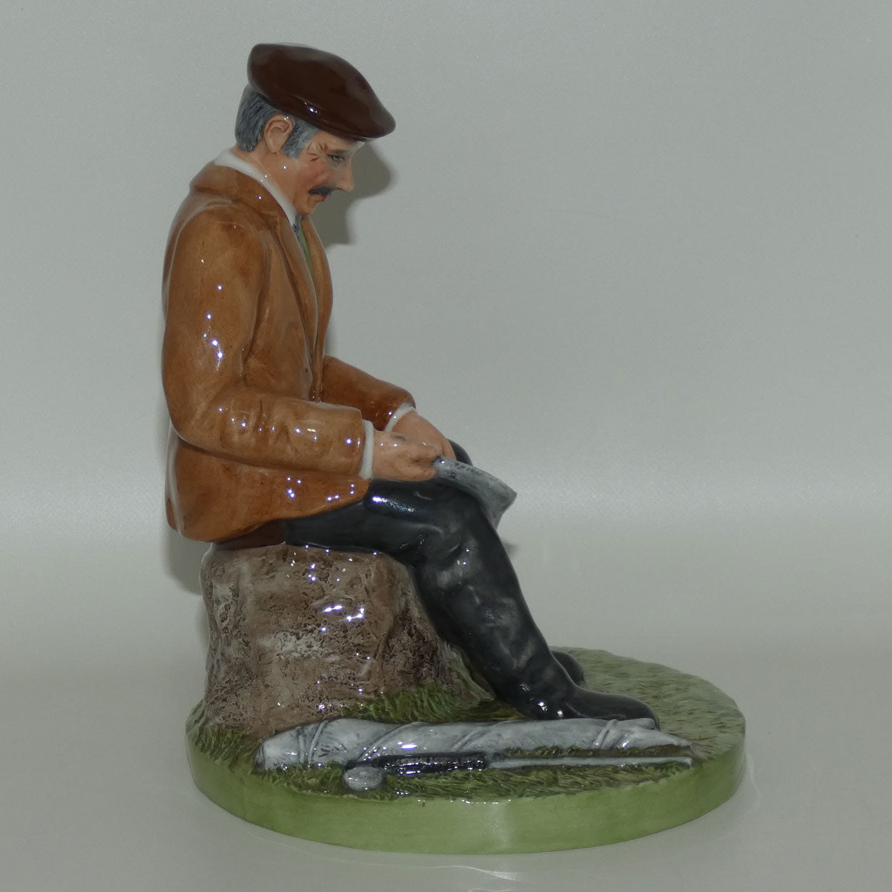 hn4511-royal-doulton-figure-fisherman