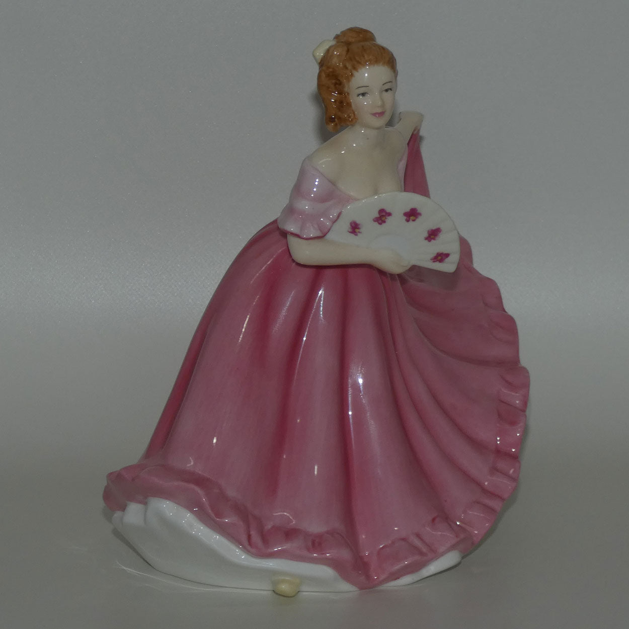 hn4865-royal-doulton-figure-elaine