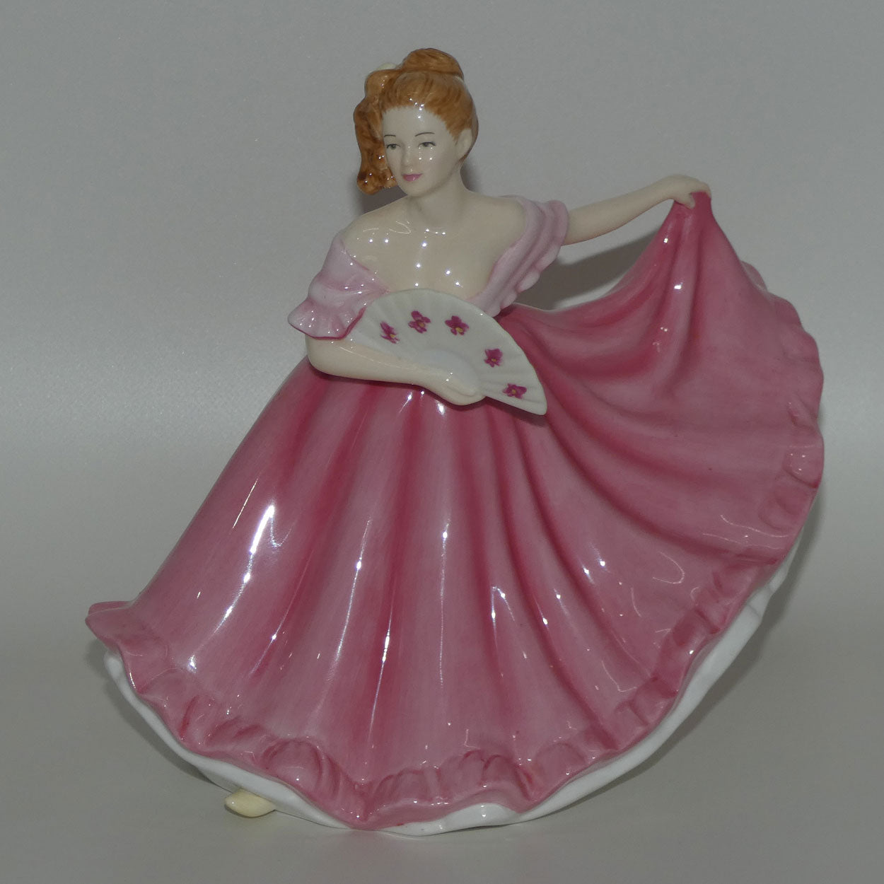 hn4865-royal-doulton-figure-elaine