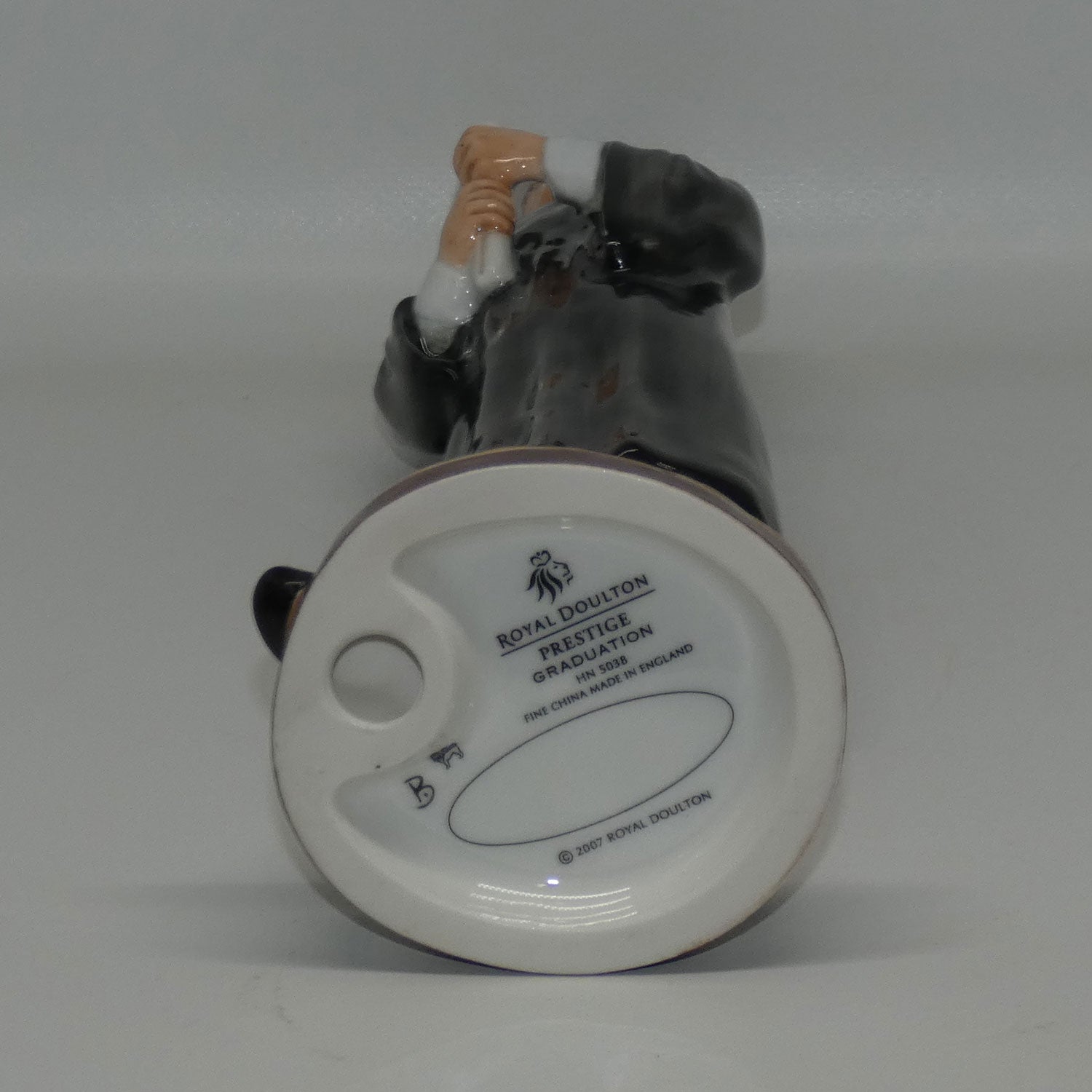 hn5038-royal-doulton-figure-prestige-graduation-male