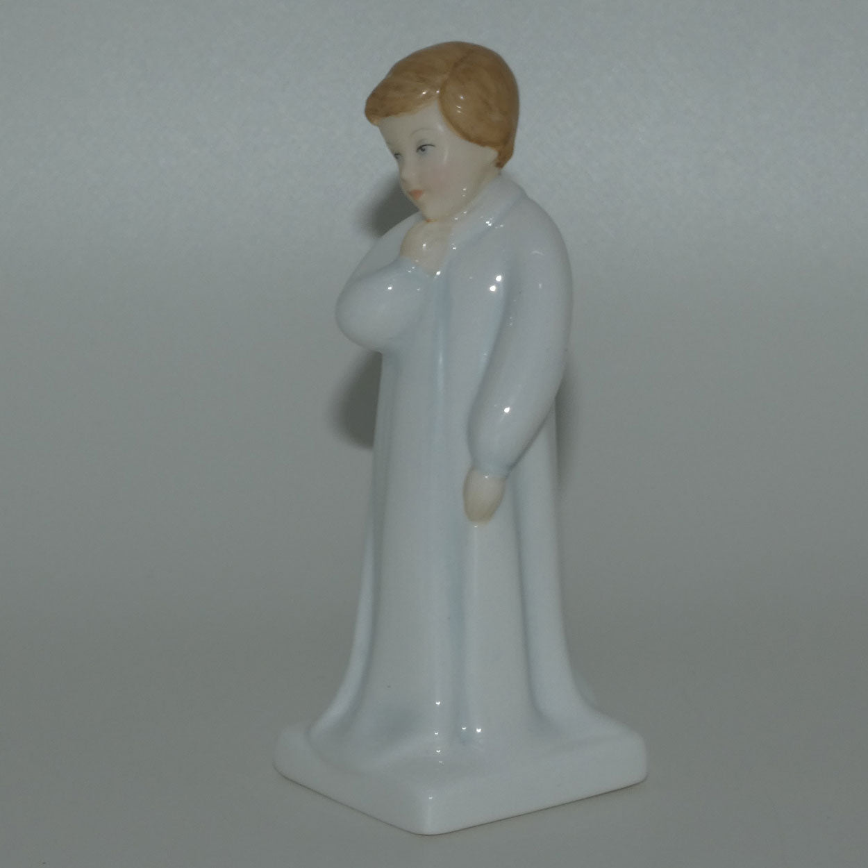hn5648-royal-doulton-figure-darling-hn-icons