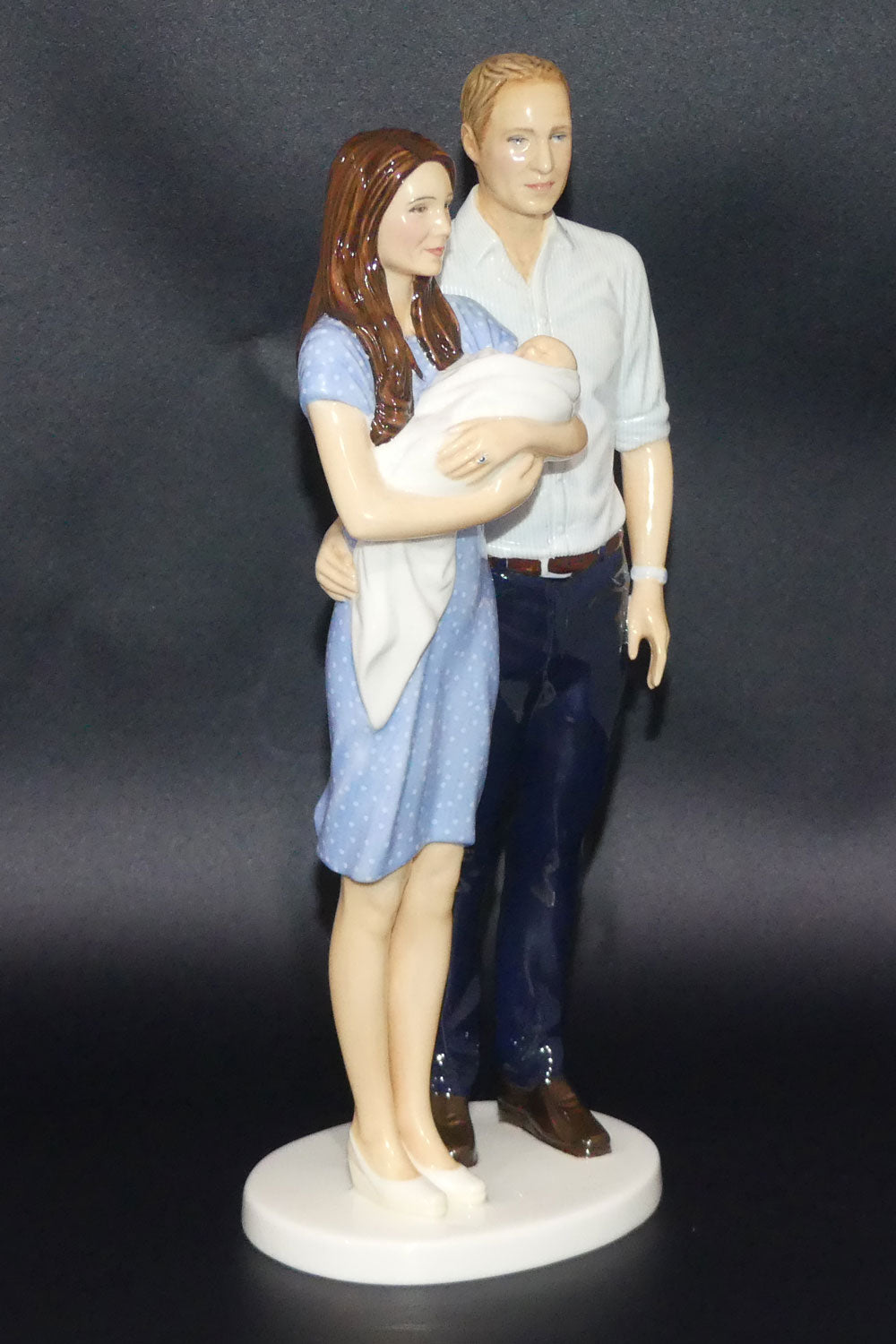 HN5716 Royal Doulton figure Prince George | A Royal Birth