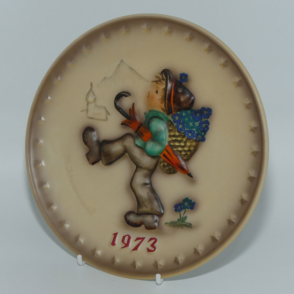 HUM0266 MI Hummel Annual Plate 1973 | Globe Trotter
