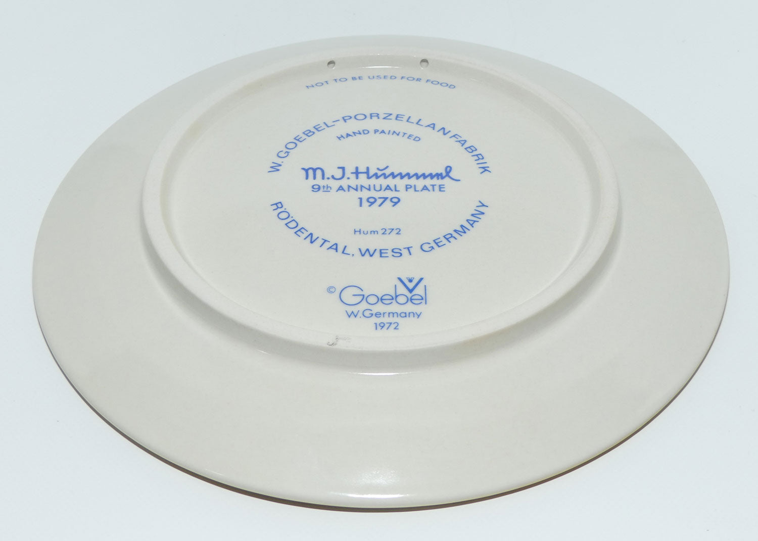 HUM0272 MI Hummel Annual Plate 1979 | Singing Lesson