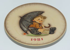 HUM0274 MI Hummel Annual Plate 1981 | Umbrella Boy