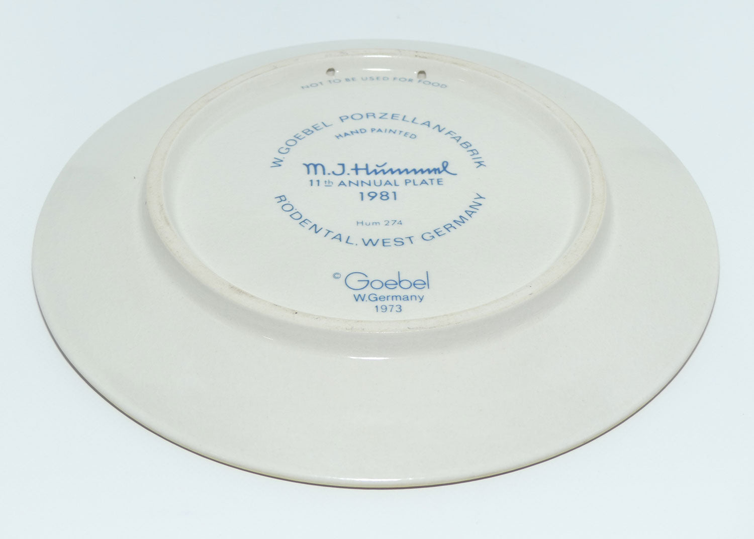 HUM0274 MI Hummel Annual Plate 1981 | Umbrella Boy