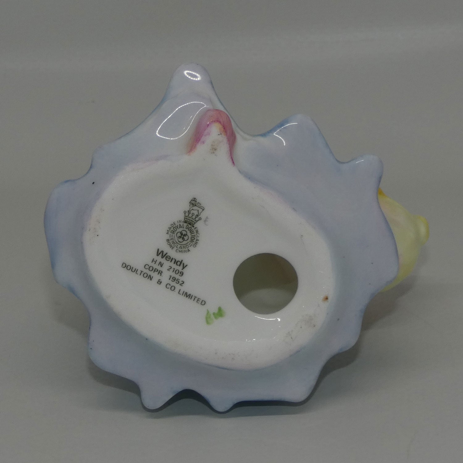 hn2109-royal-doulton-figure-wendy