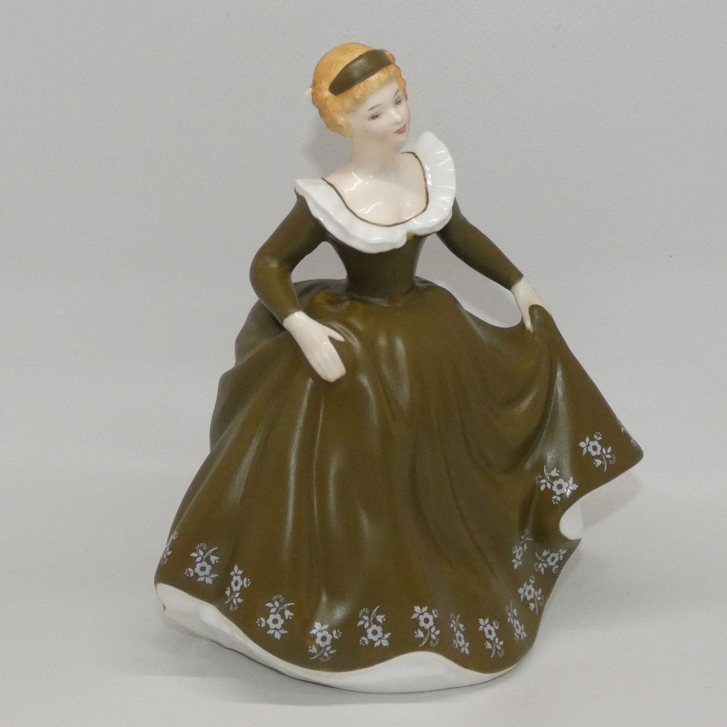 hn2348-royal-doulton-figure-geraldine-matte
