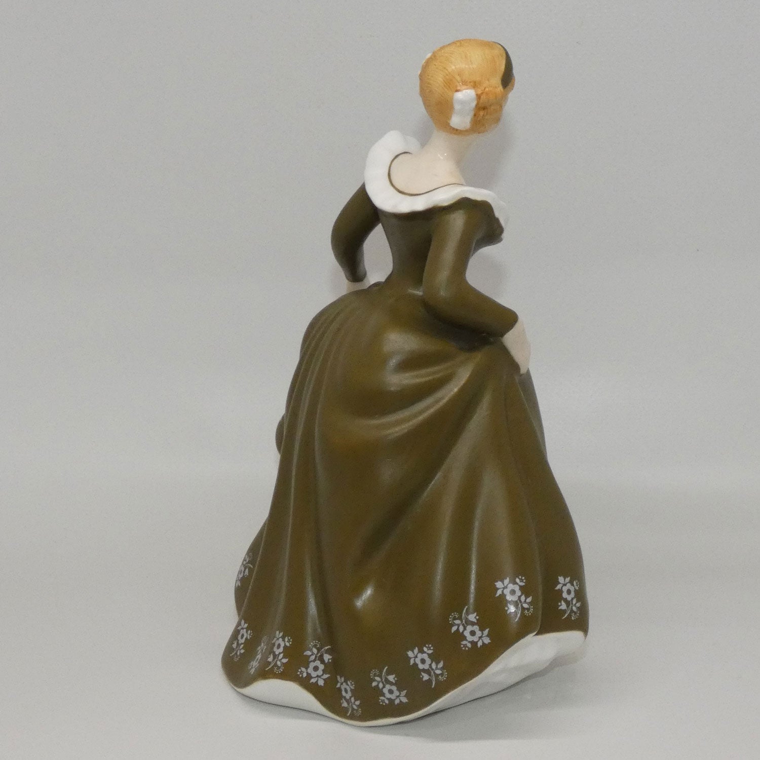 hn2348-royal-doulton-figure-geraldine-matte