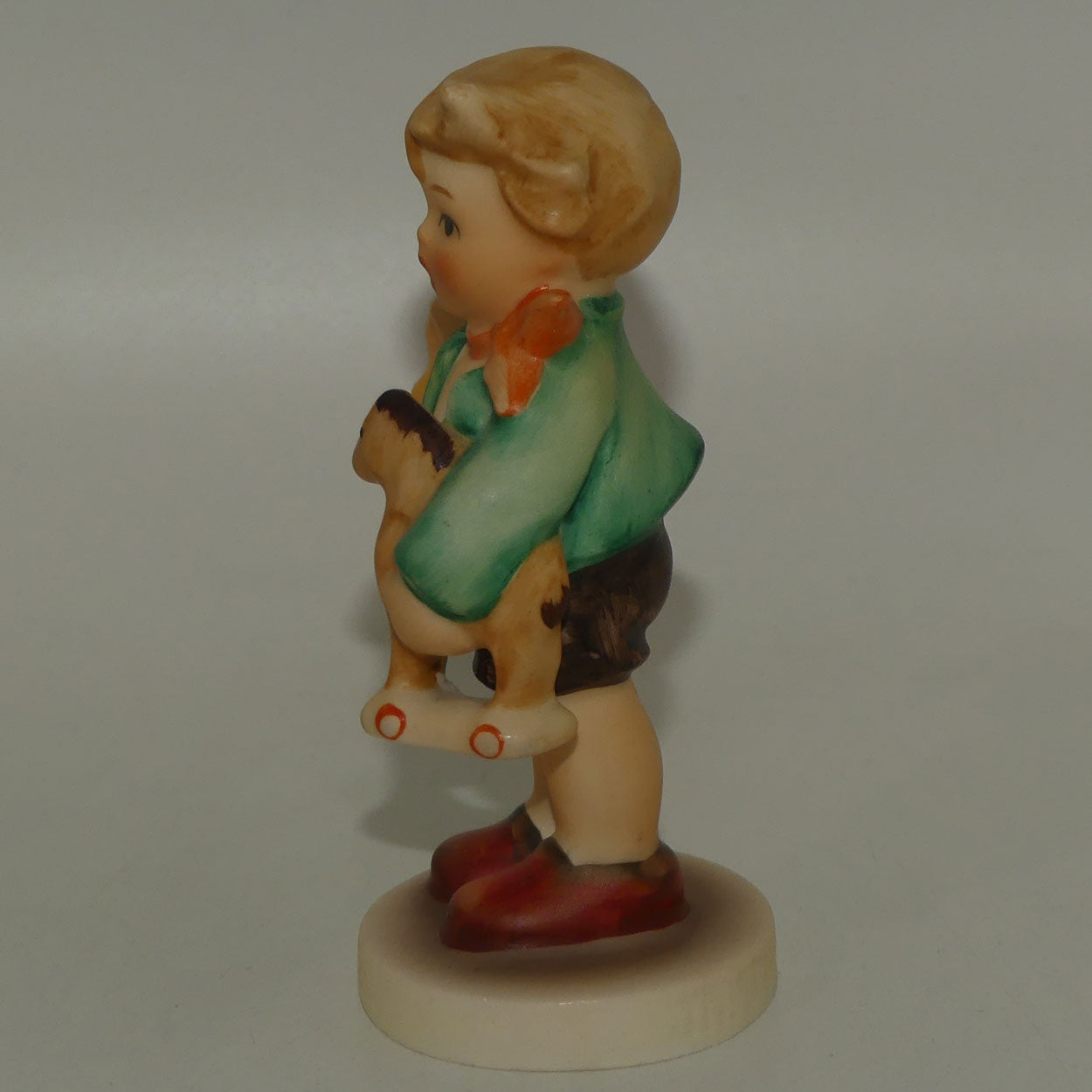 hum0239-c-mi-hummel-figure-boy-with-horse-1