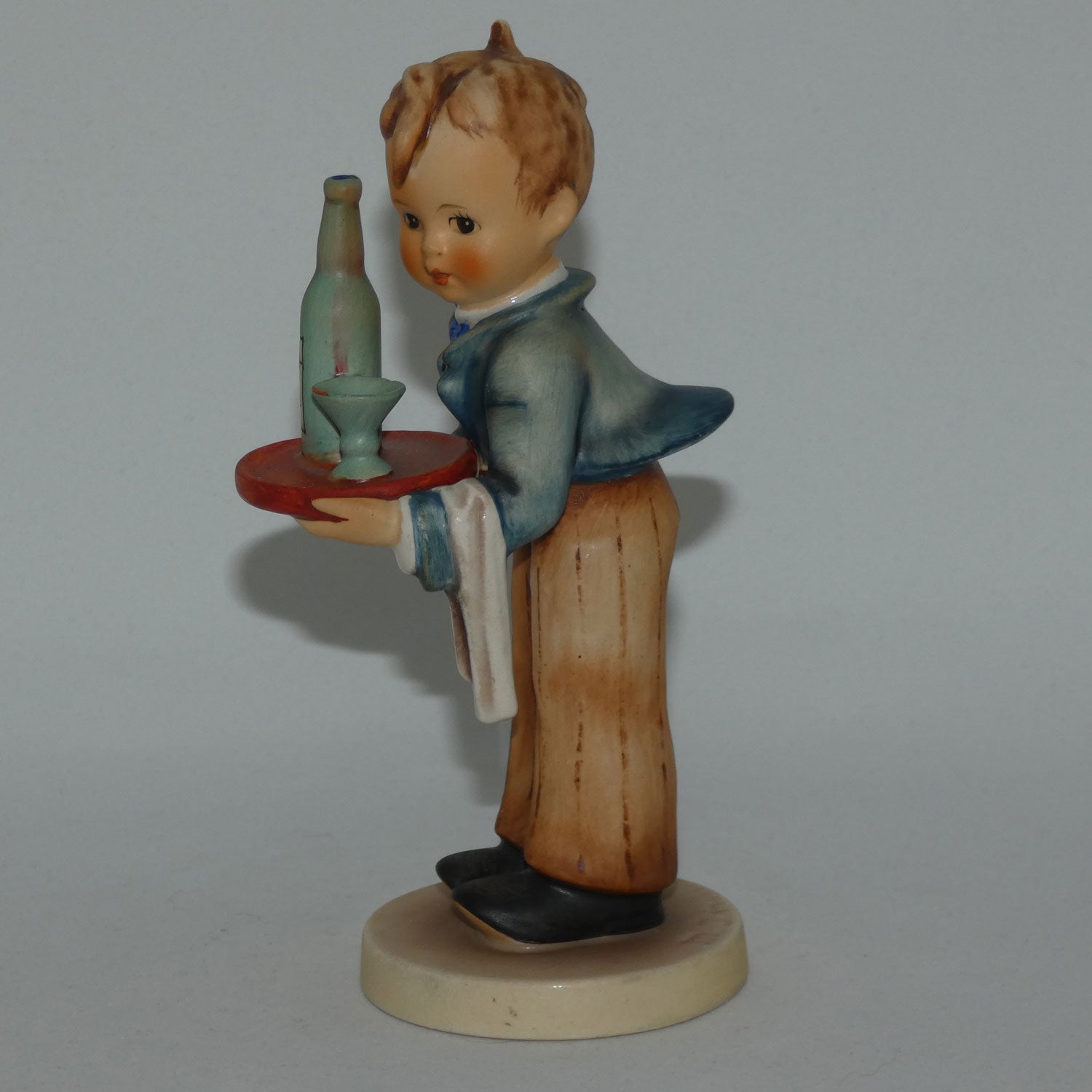 hum154-0-mi-hummel-figure-waiter