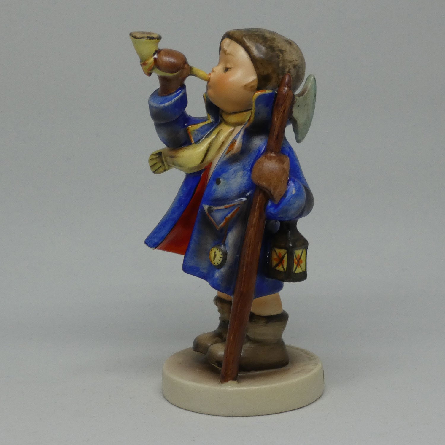 hum15-0-mi-hummel-figure-hear-ye-hear-ye