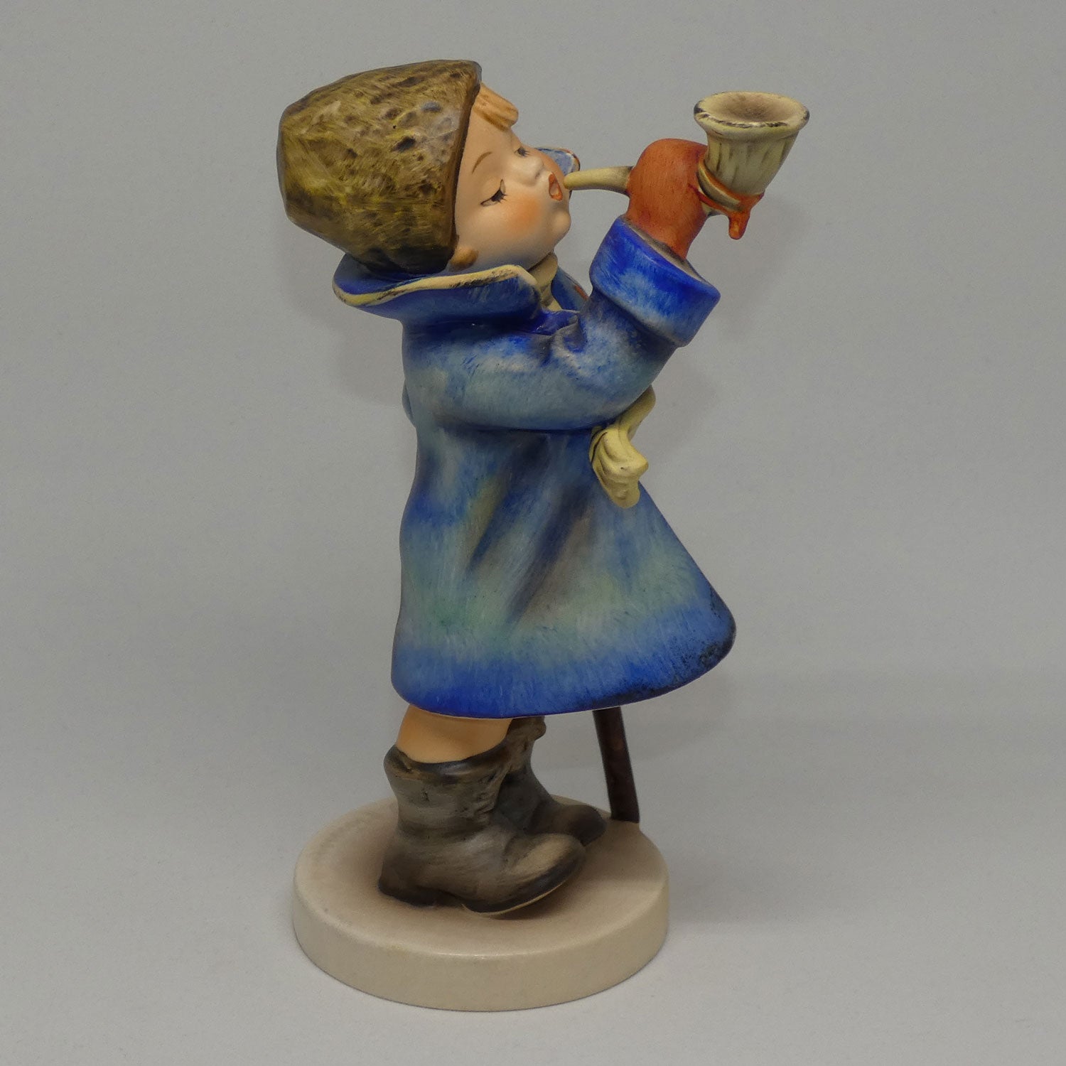 hum15-ii-mi-hummel-figure-hear-ye-hear-ye