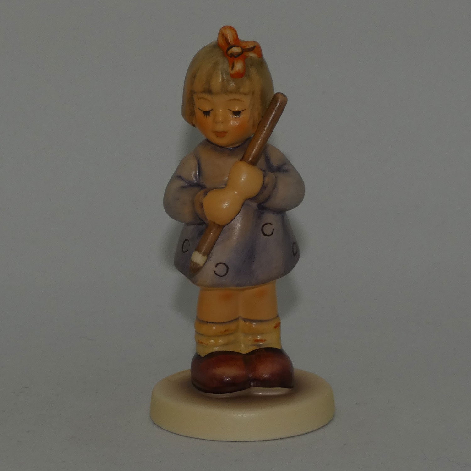 hum2087-a-mi-hummel-figure-sharpest-student