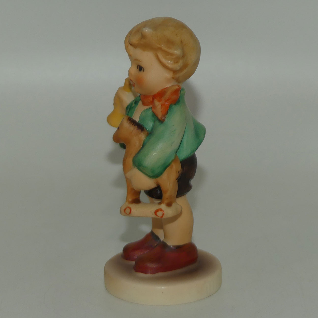 hum0239-c-mi-hummel-figure-boy-with-horse-2