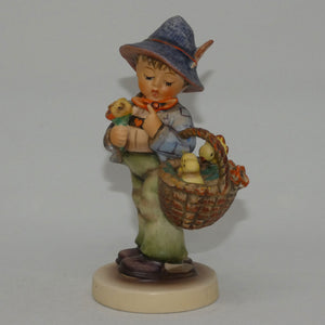 hum378-mi-hummel-figure-easter-greetings