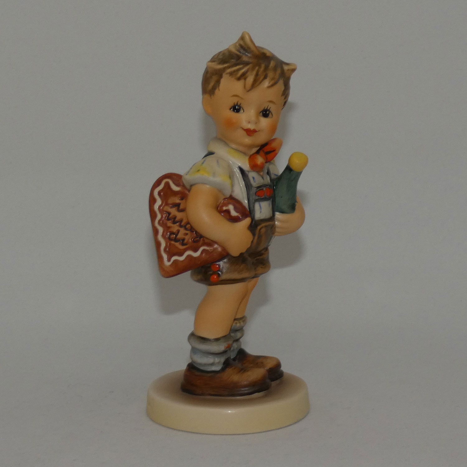 hum399-mi-hummel-figure-valentine-joy