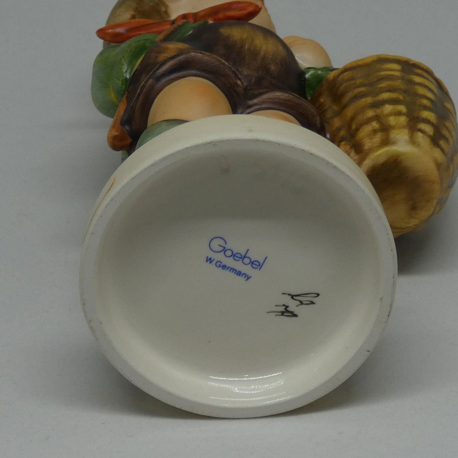 hum51-0-mi-hummel-figure-village-boy