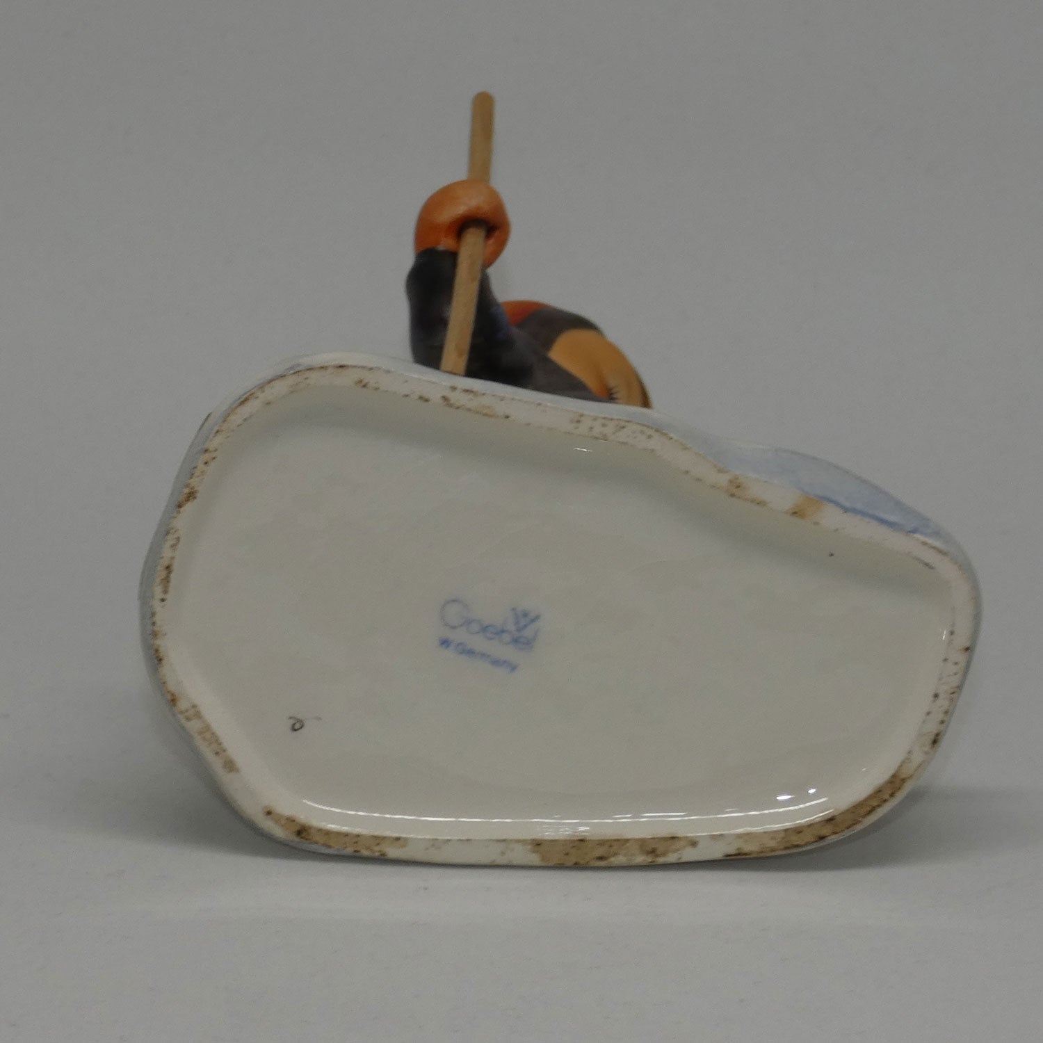 hum59-mi-hummel-figure-skier-wooden-poles