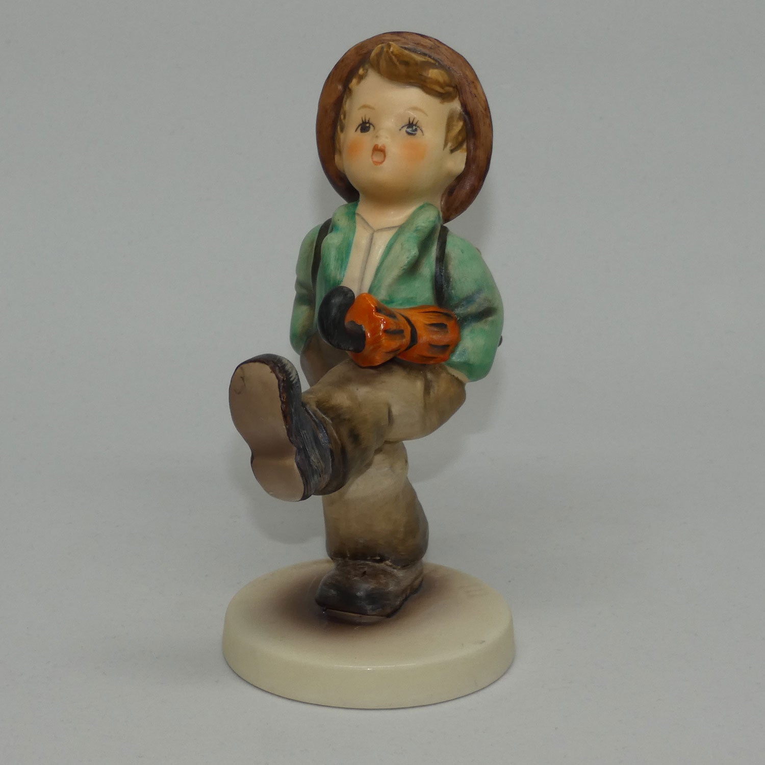 hum79-mi-hummel-figure-globe-trotter-tmk6