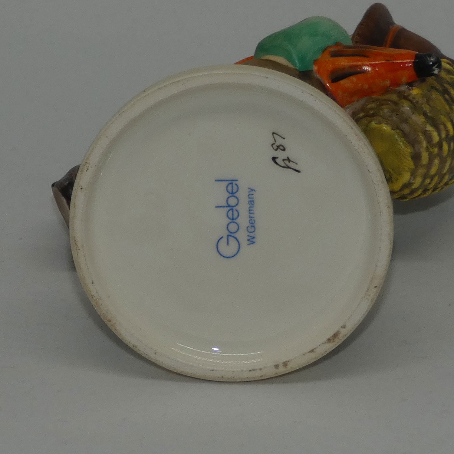 hum79-mi-hummel-figure-globe-trotter-tmk6