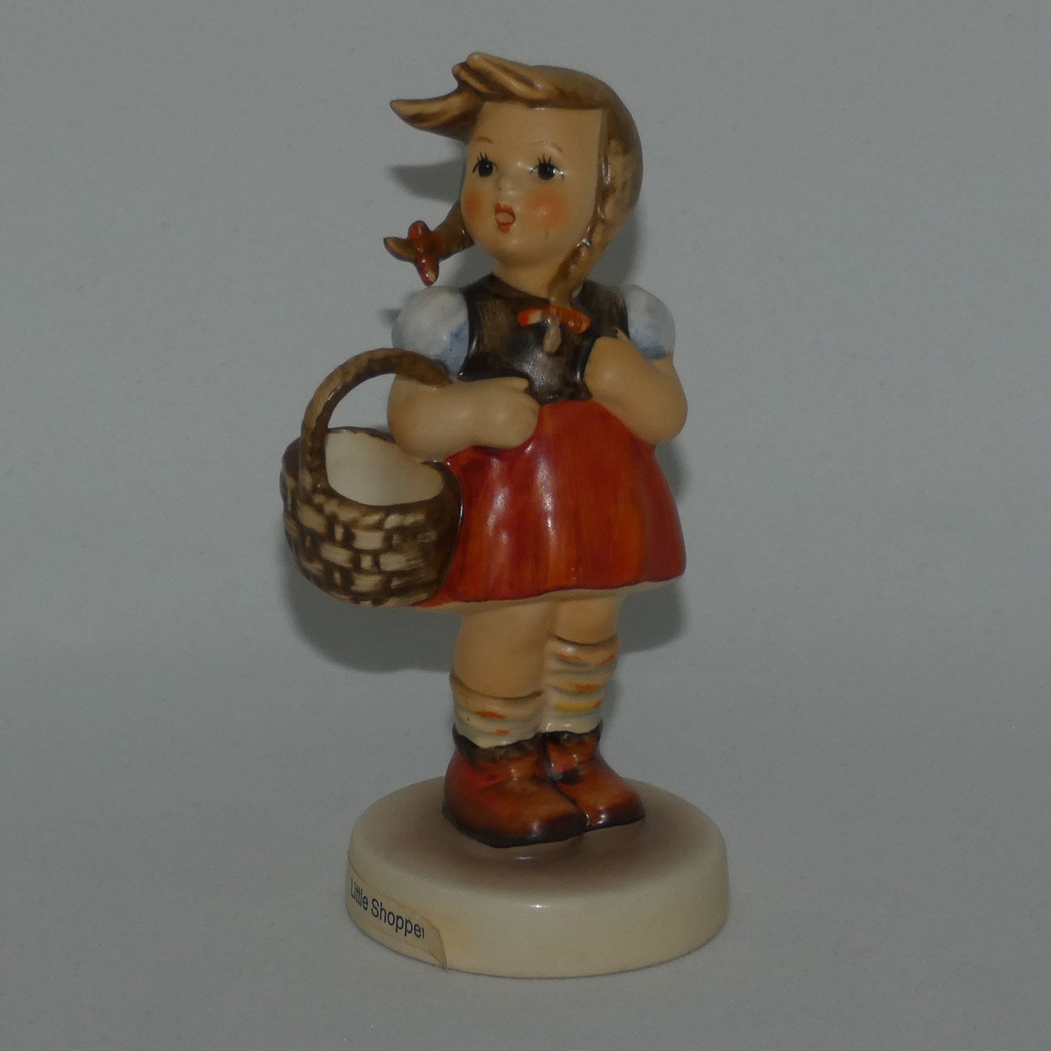 hum96-mi-hummel-figure-little-shopper