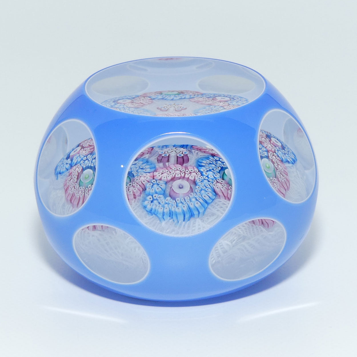 John Deacons Scotland Millefiori Interlocking Trefoil on Lace | Facetted Overlay small paperweight