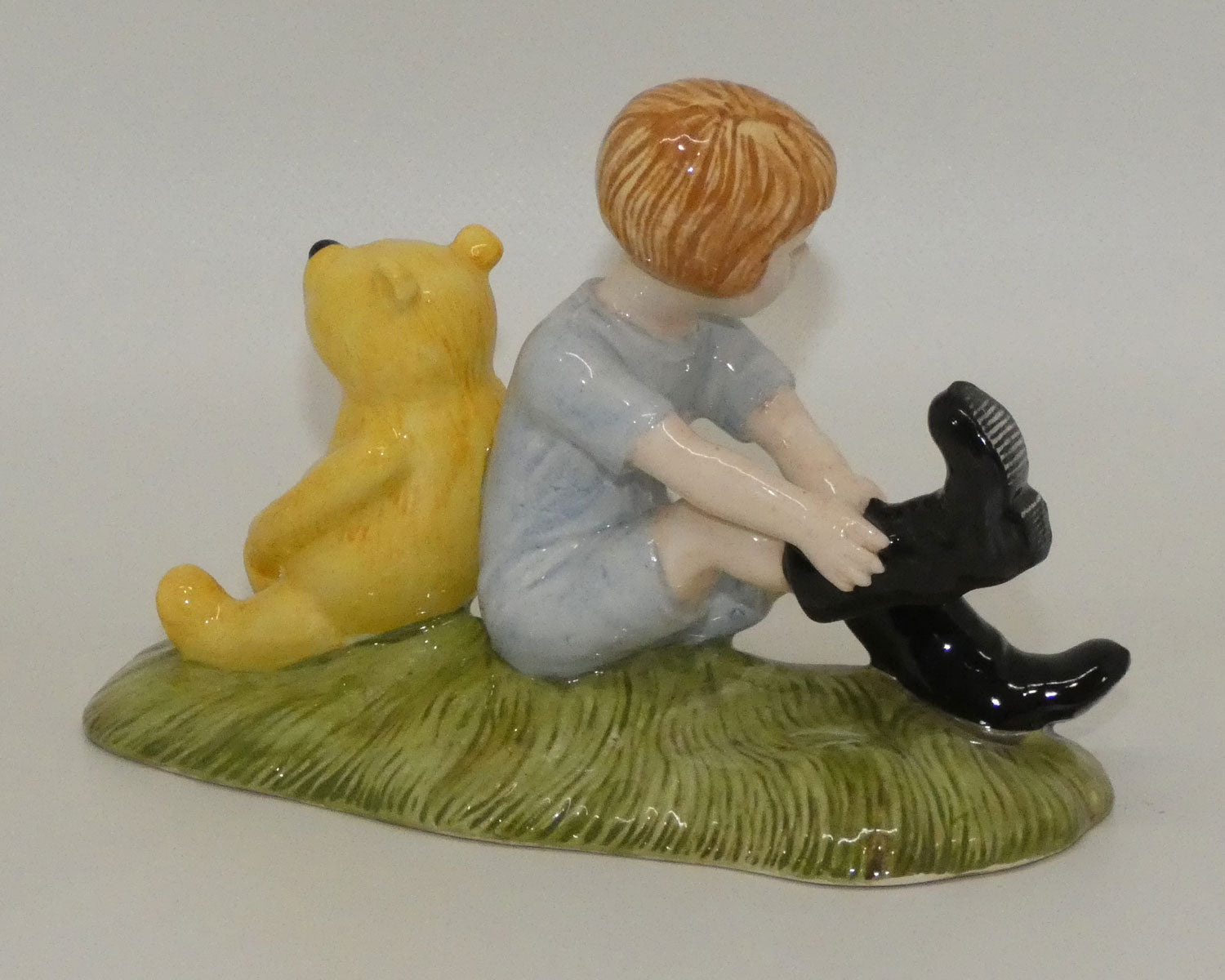 royal-doulton-winnie-the-pooh-wp10-christopher-robin-and-pooh