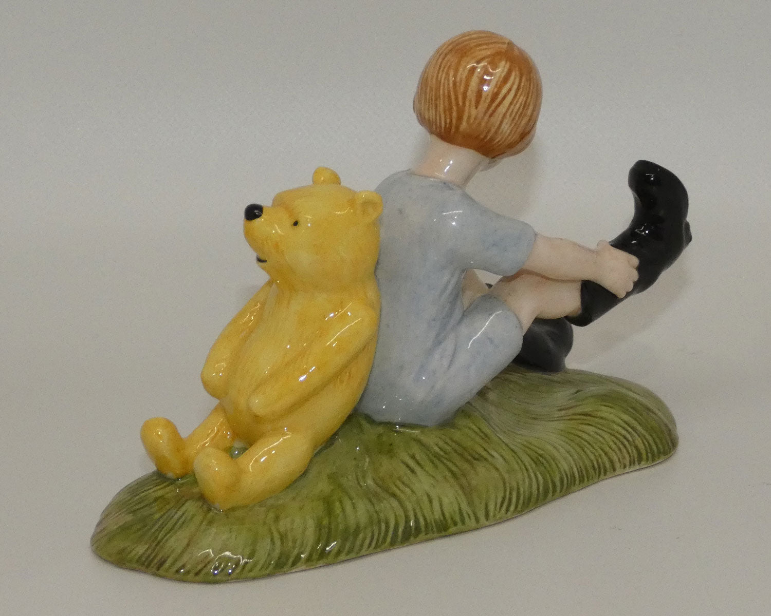 royal-doulton-winnie-the-pooh-wp10-christopher-robin-and-pooh