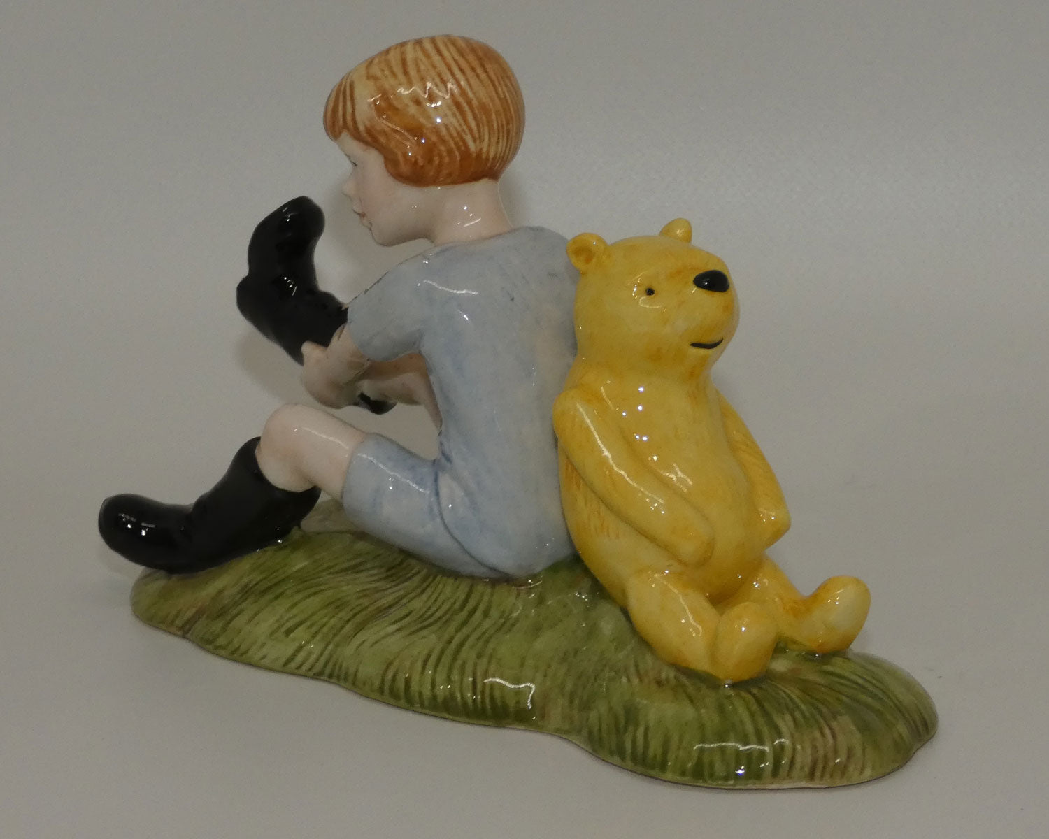 royal-doulton-winnie-the-pooh-wp10-christopher-robin-and-pooh