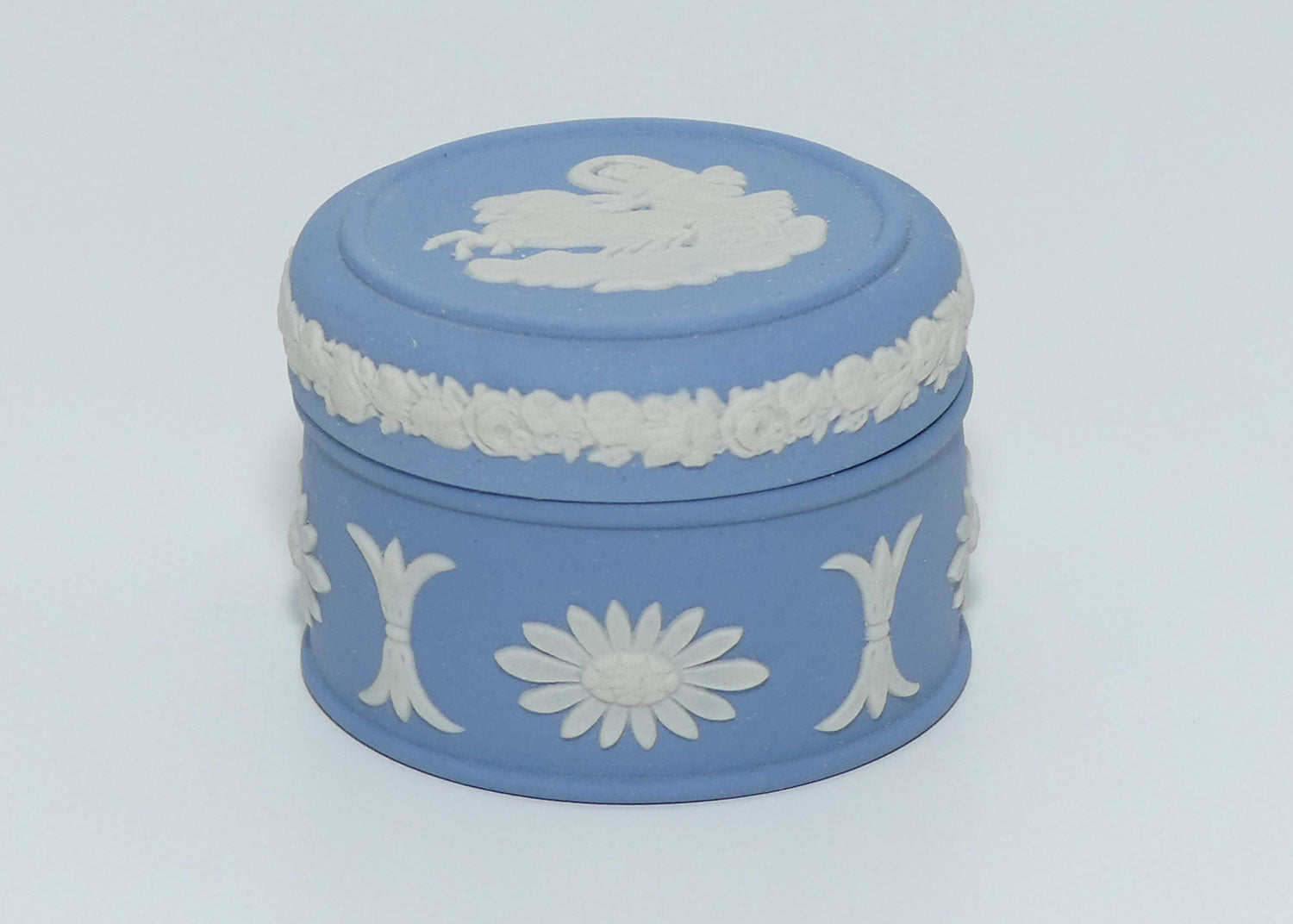 Wedgwood Jasper | White on Pale Blue | Aurora miniature trinket box