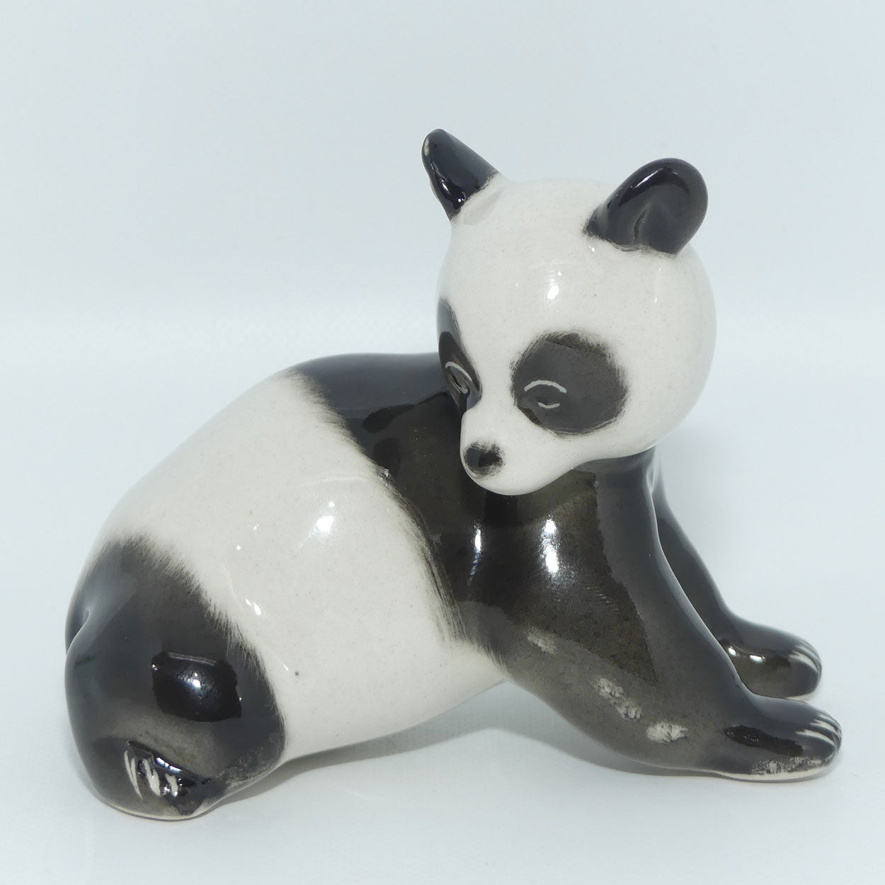 lomonosov-russia-baby-panda-figure-1