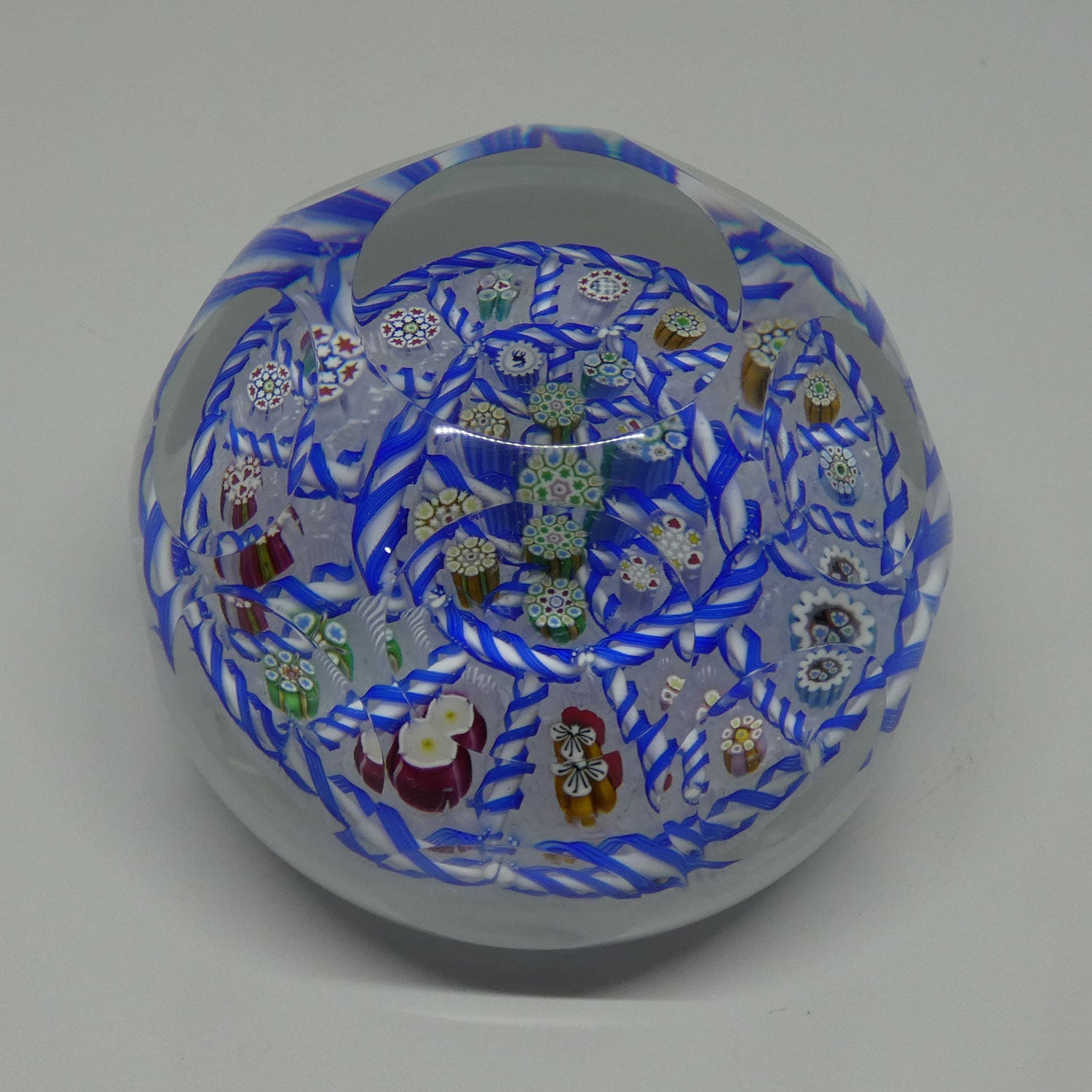 john-deacons-scotland-facetted-magnum-barbers-pole-paperweight