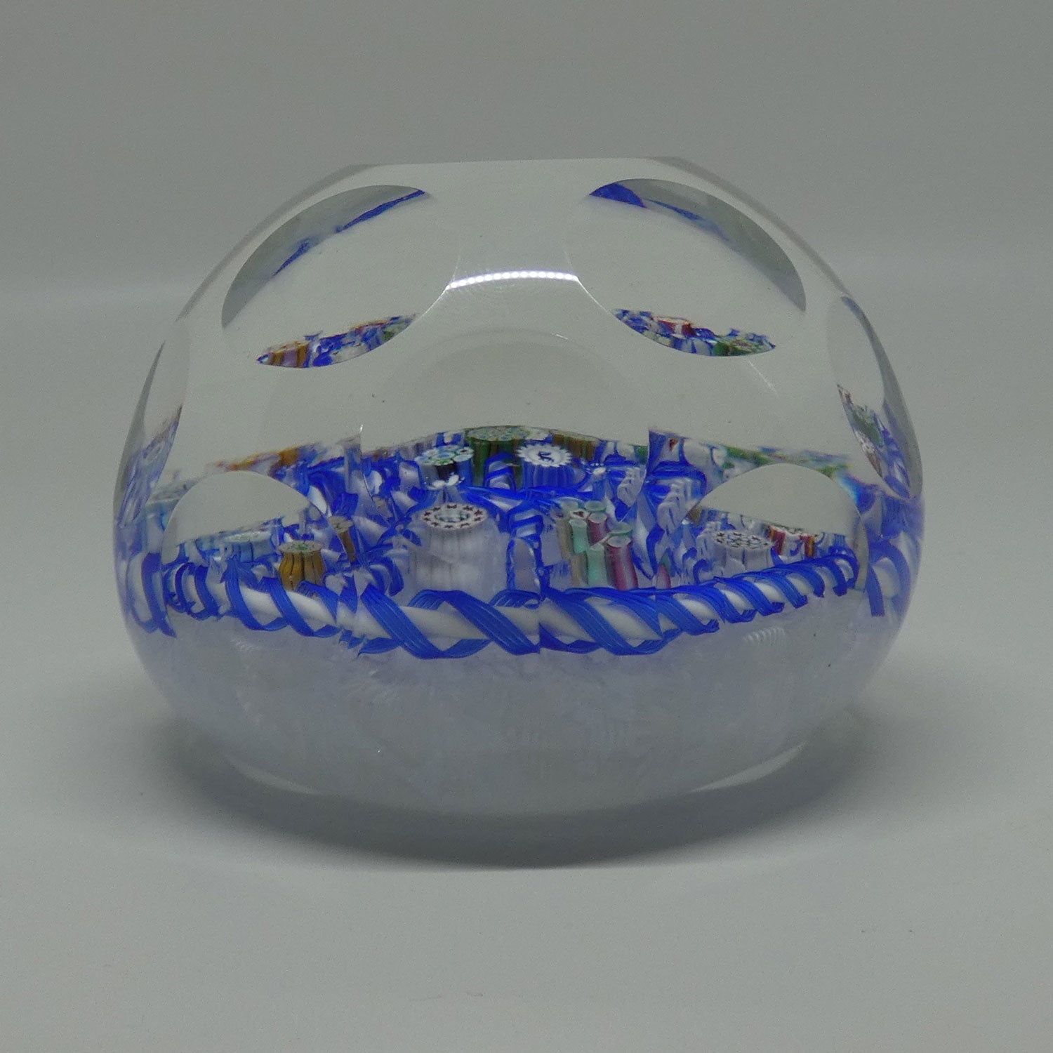 john-deacons-scotland-facetted-magnum-barbers-pole-paperweight