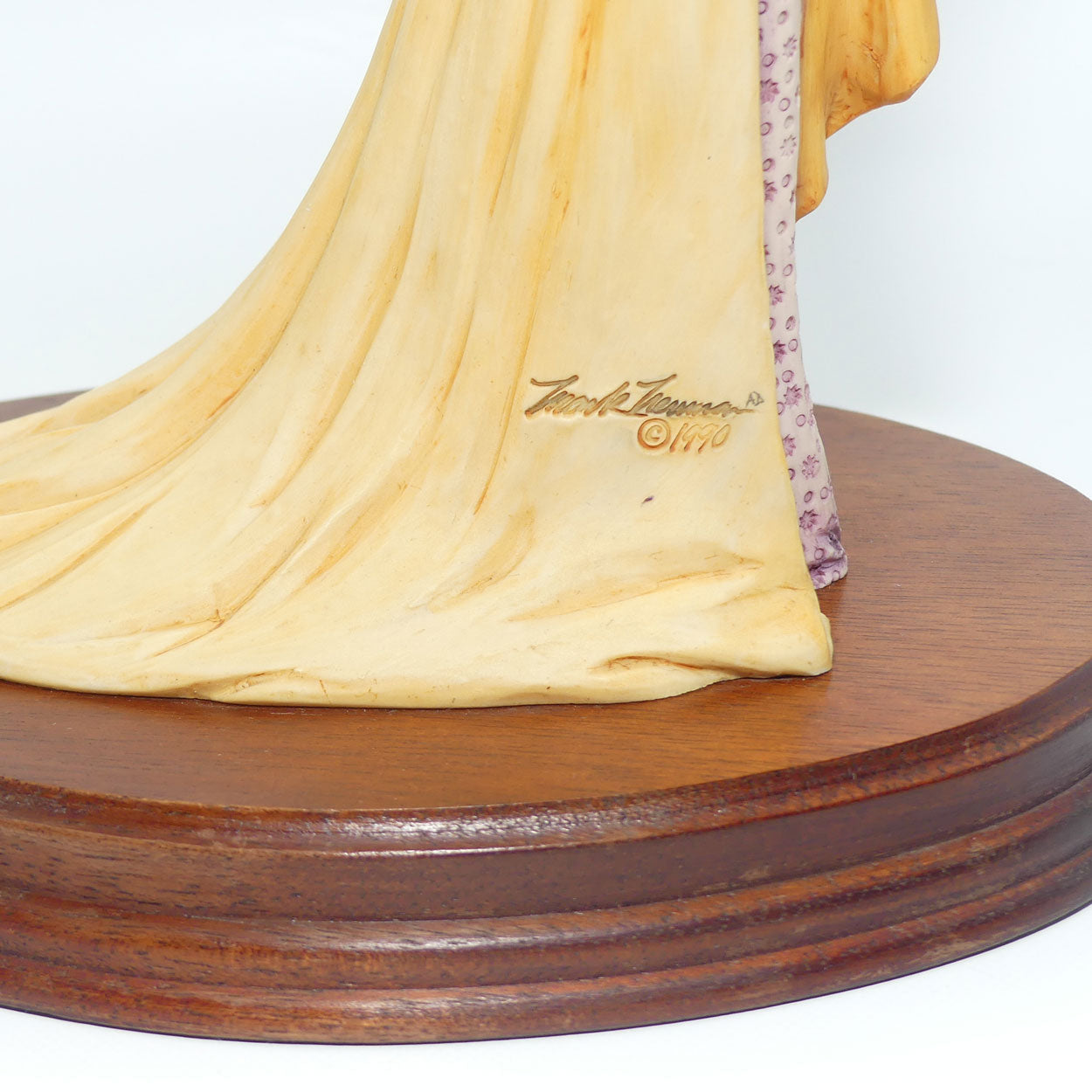 border-fine-arts-scotland-legend-of-king-arthur-figurine-ka02-guinevere