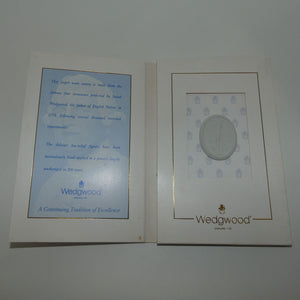 wedgwood-jasper-cameo-collectors-card-white-oval