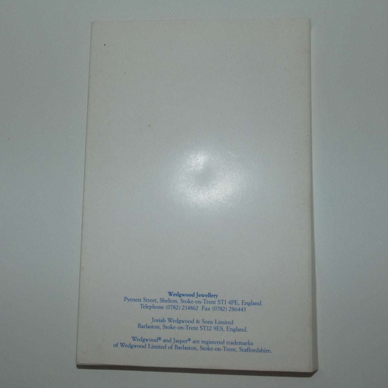 wedgwood-jasper-cameo-collectors-card-white-oval