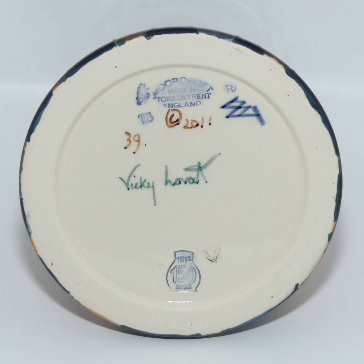 Moorcroft Pottery | Carmine Claremont 162/5 vase | Num Ed