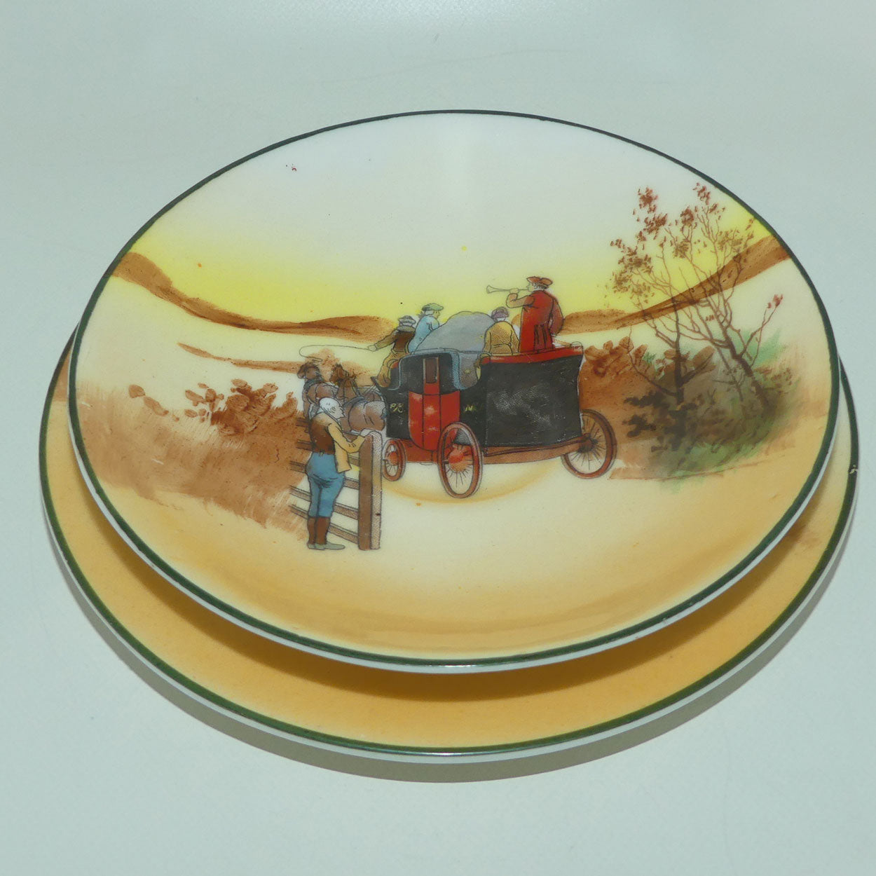 royal-doulton-coaching-days-cecil-shape-trio-e3804-round-plate-4