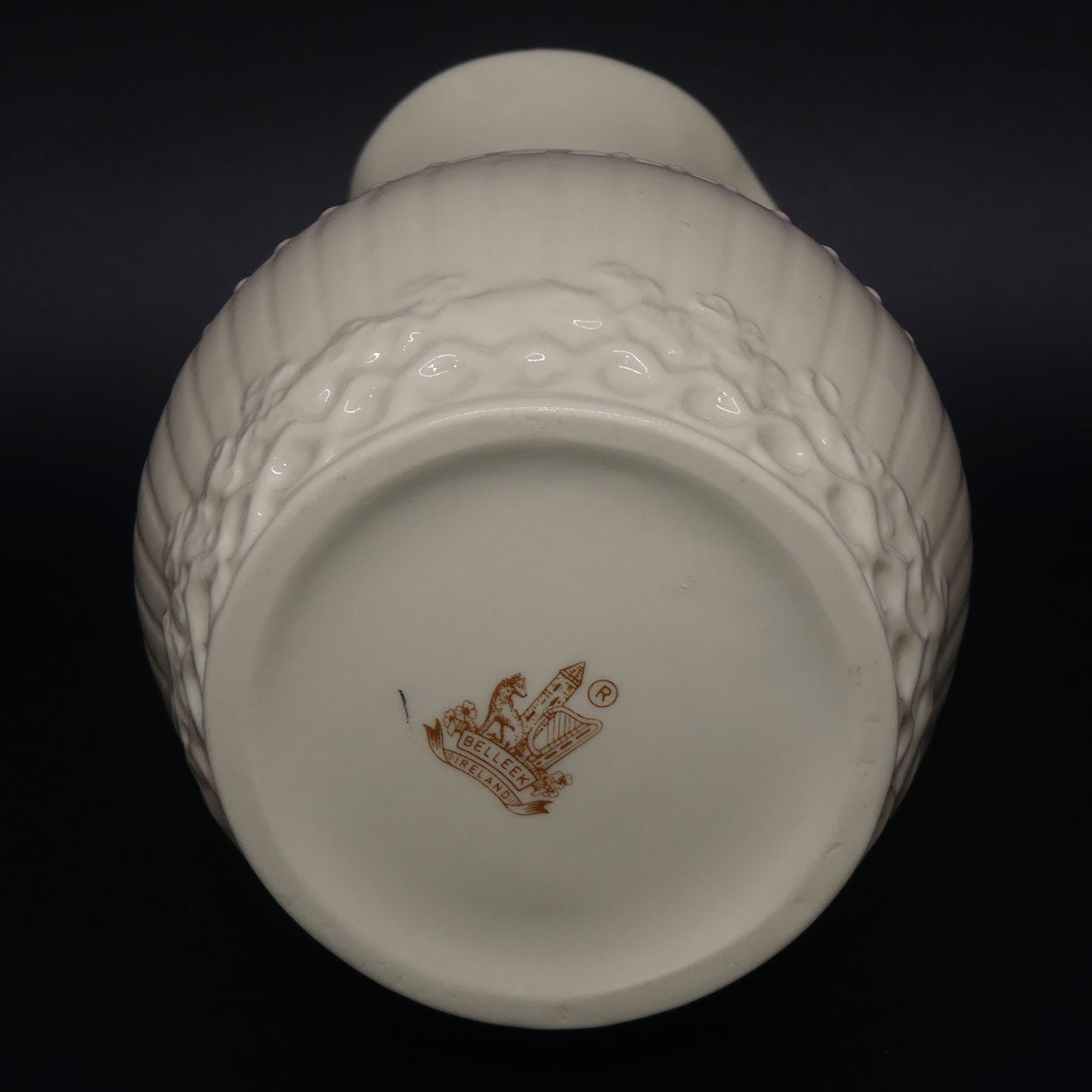 belleek-embossed-chevrons-pattern-vase-pink-brown-mark