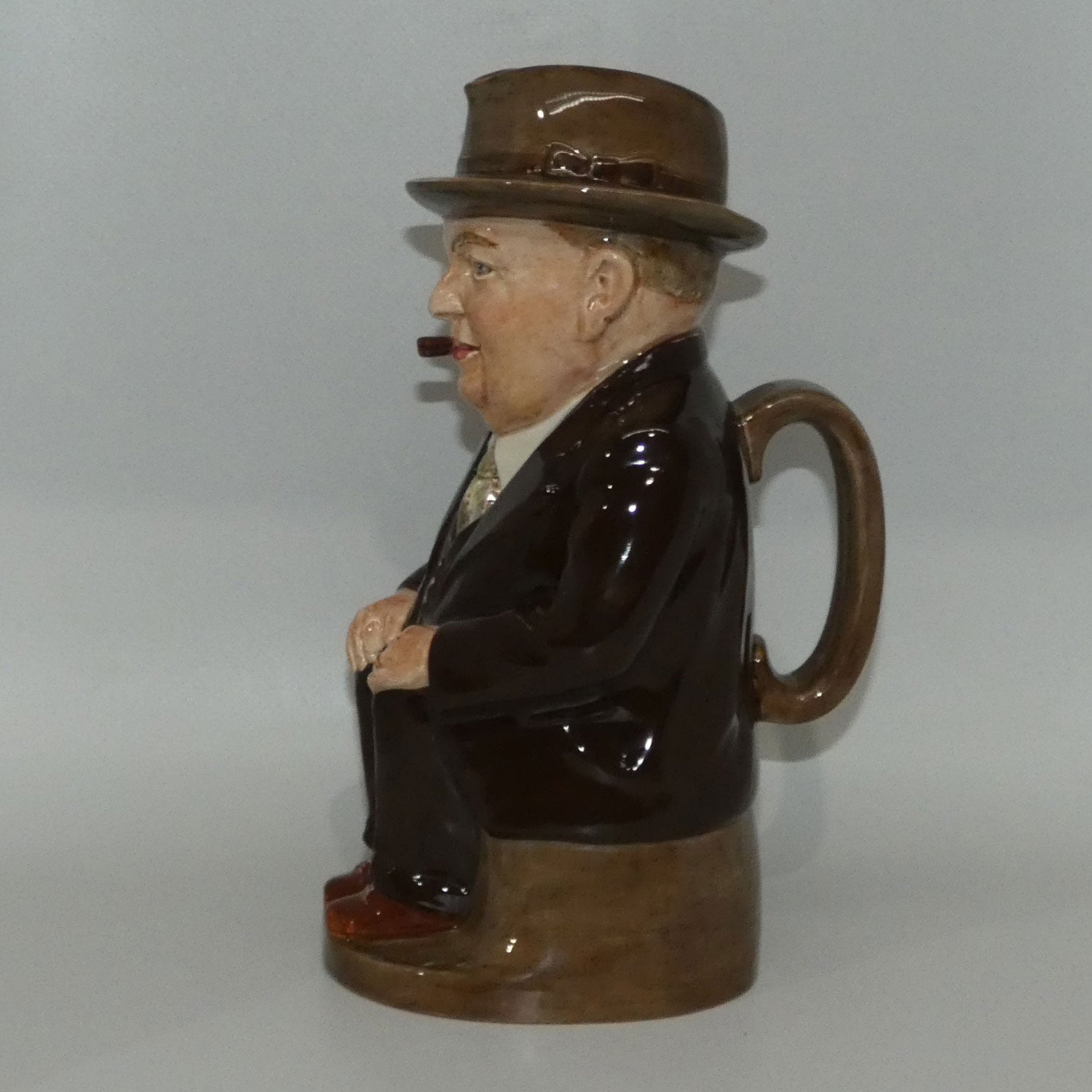 d-royal-doulton-toby-jug-cliff-cornell-brown-coat