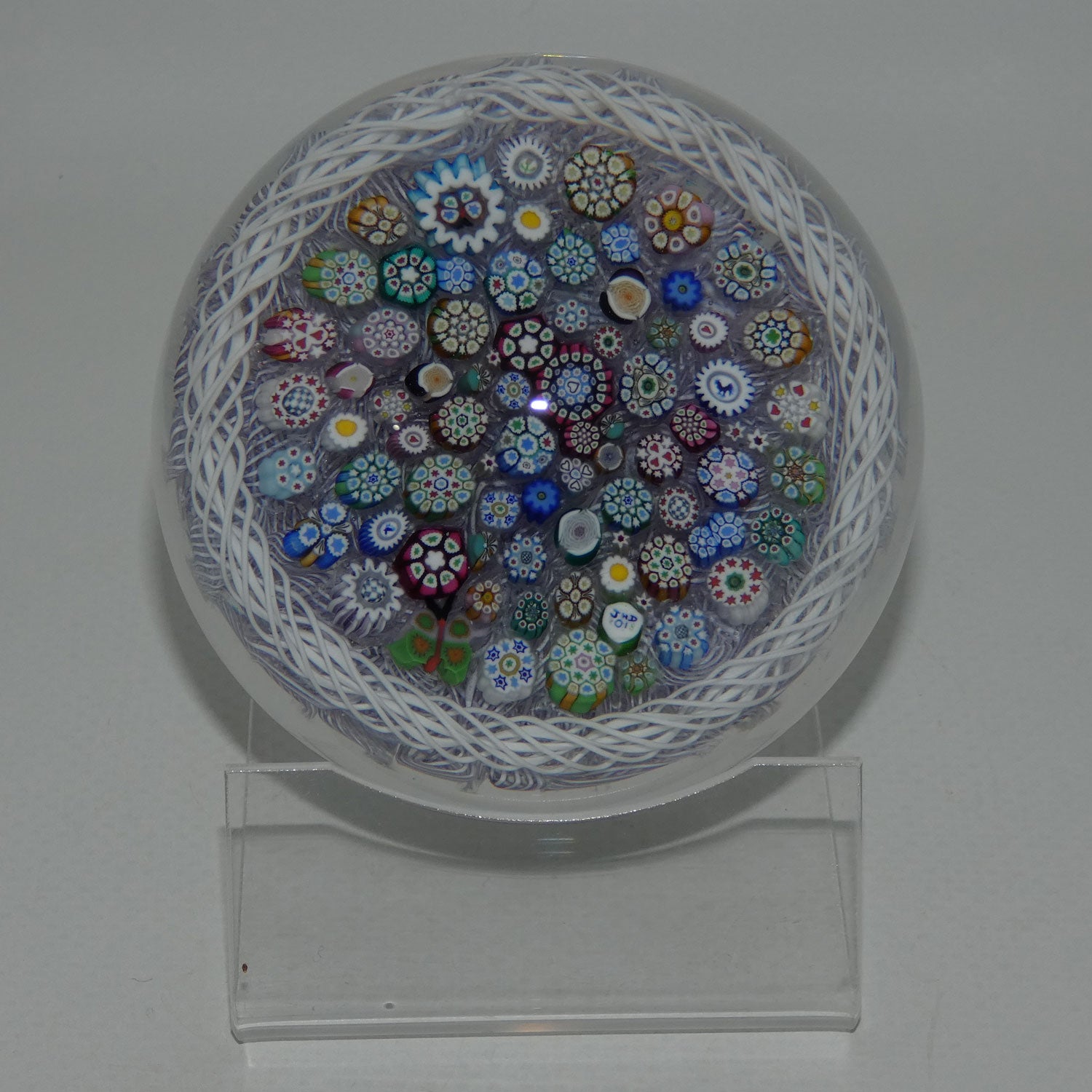 john-deacons-scotland-closepack-millefiori-torsade-mauve-lace-magnum-paperweight