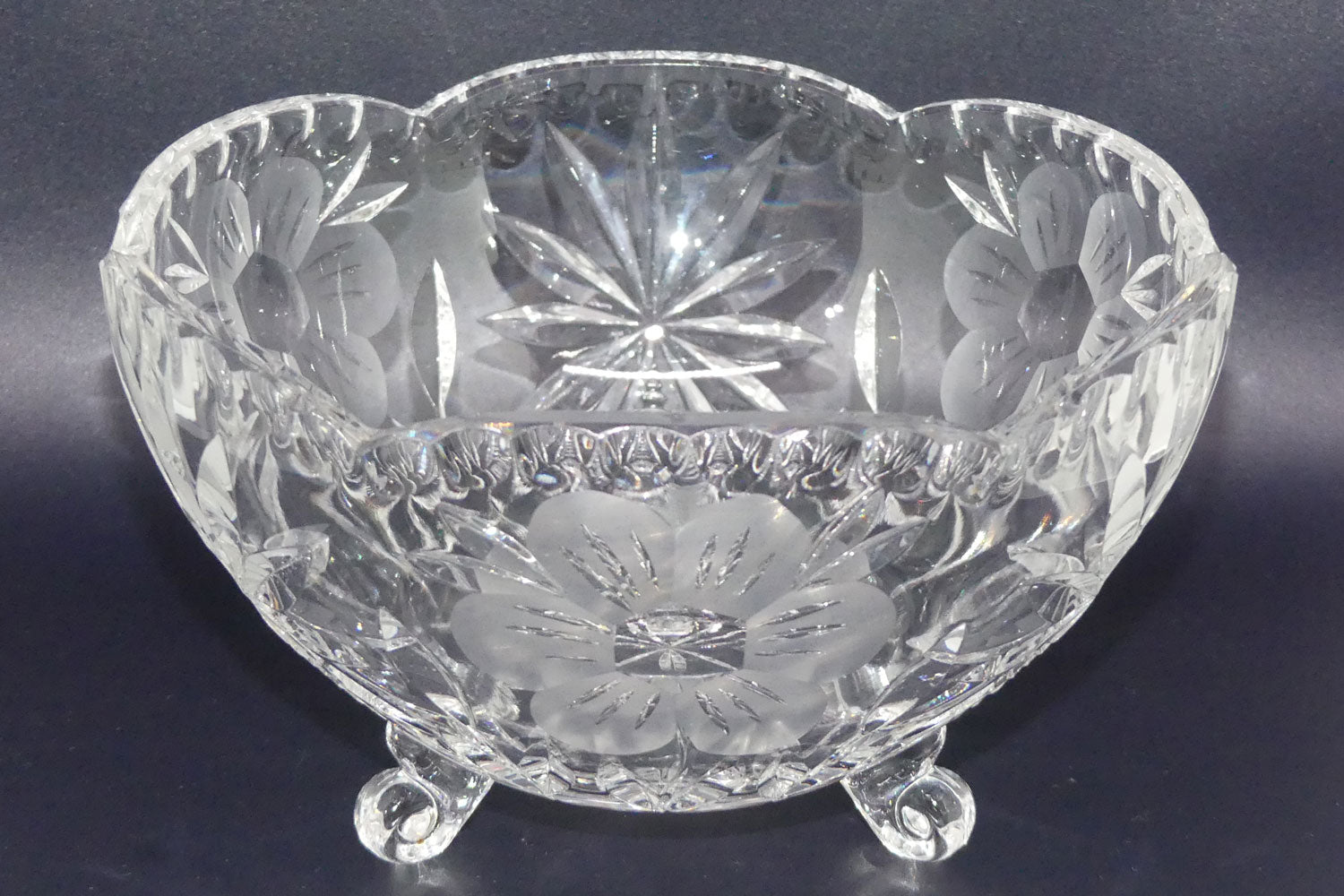 vintage-crystal-floral-pattern-tri-footed-bowl-wavy-rim