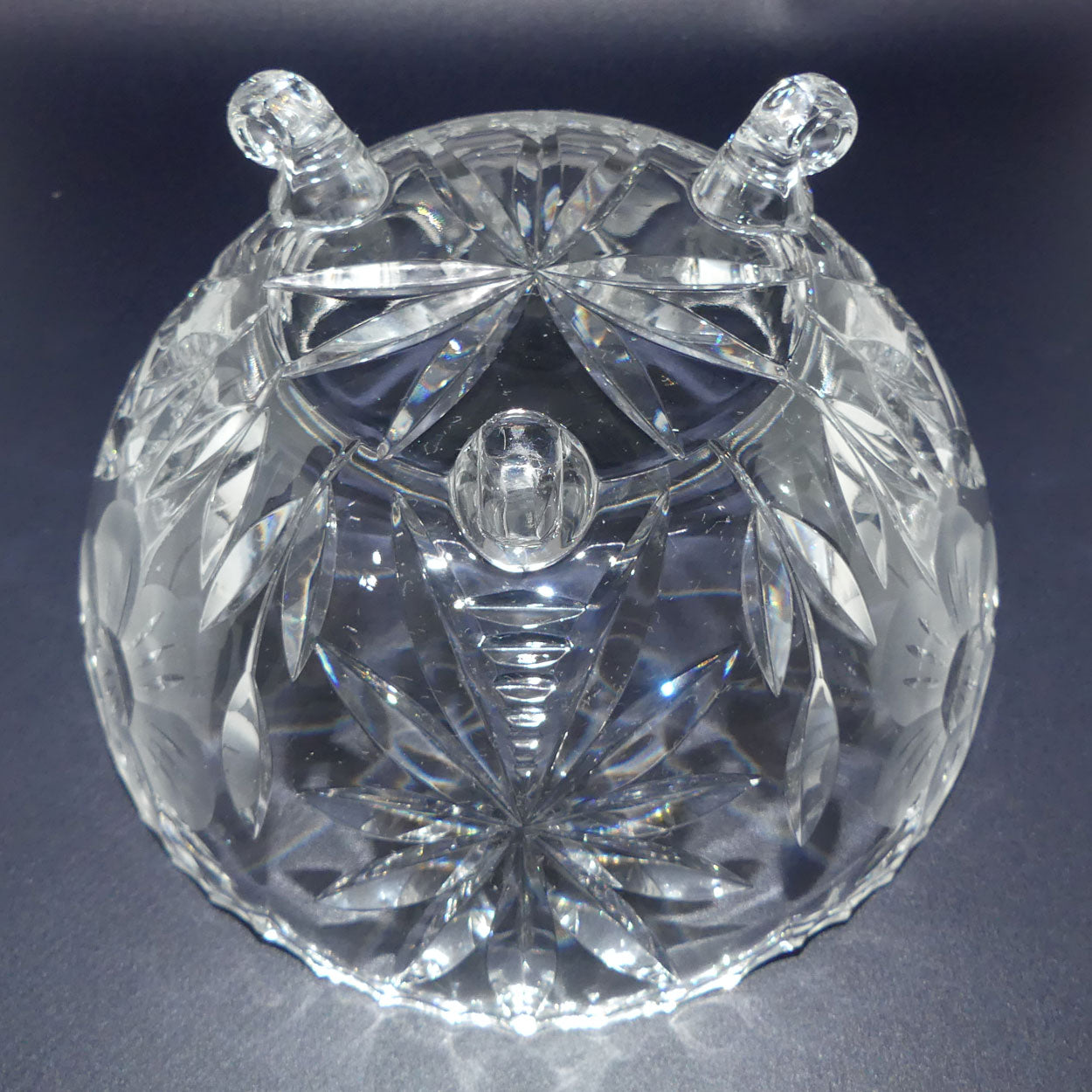 vintage-crystal-floral-pattern-tri-footed-bowl-wavy-rim