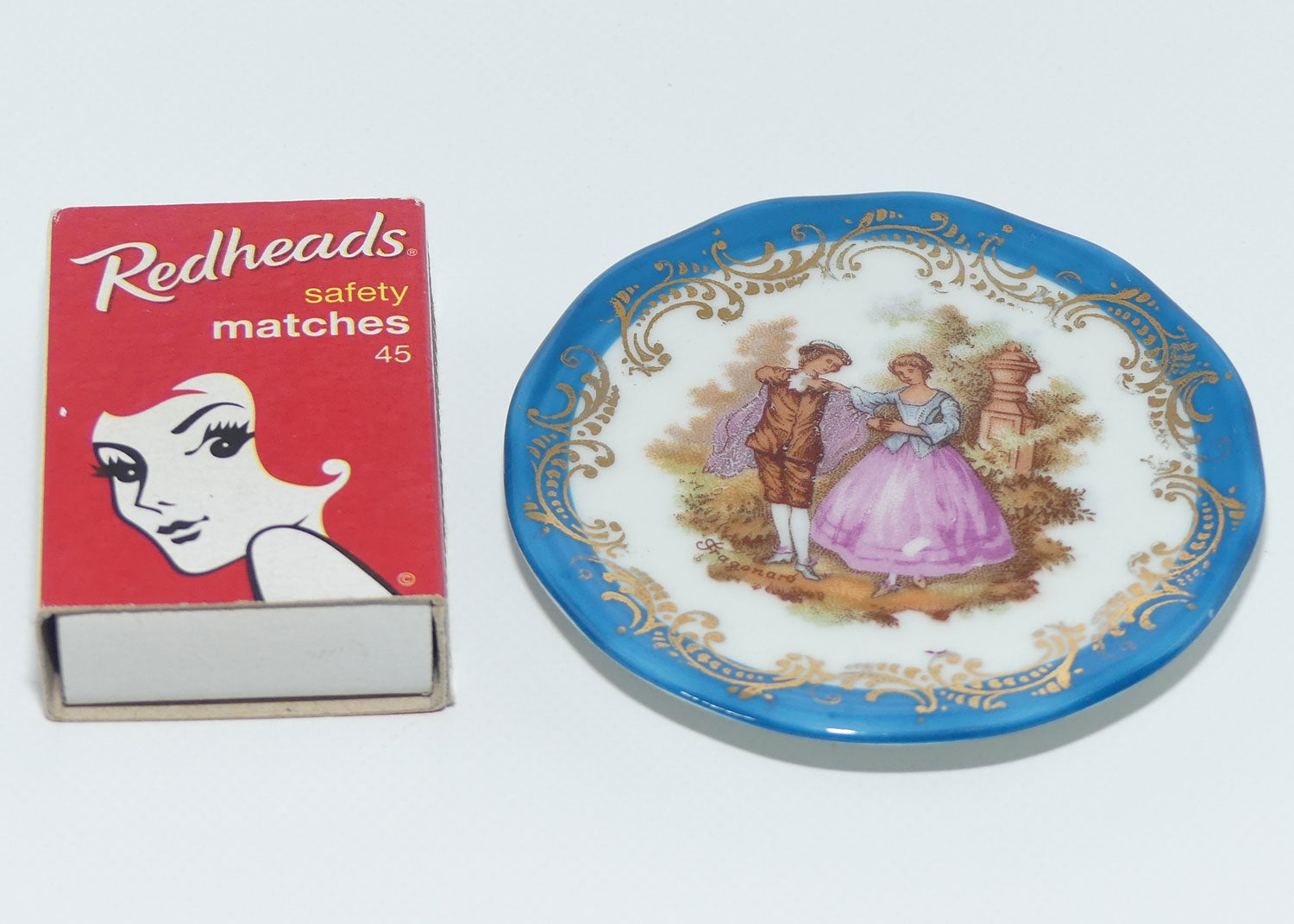 Limoges France Traditional Courting Couple miniature plate | 7cm | Blue Border Gilt Decor