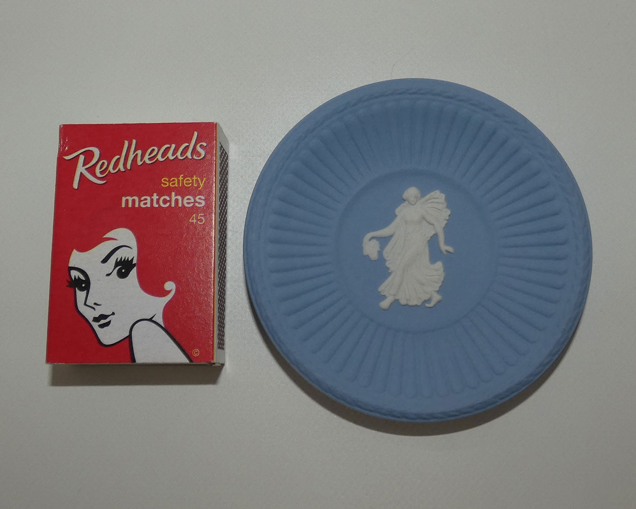 wedgwood-jasper-white-on-pale-blue-floral-girl-tiny-plate-7-5cm