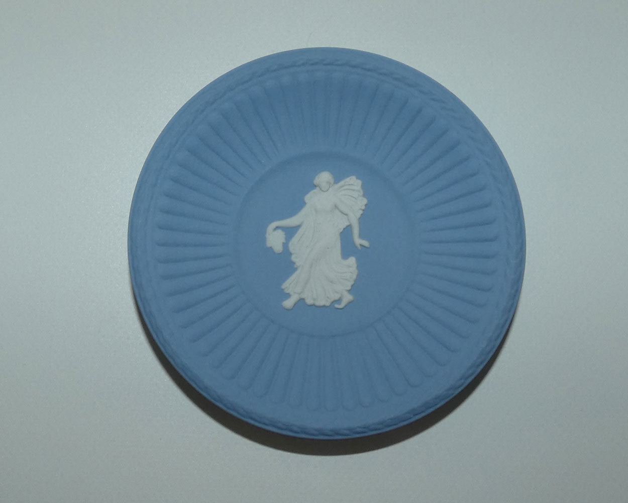 wedgwood-jasper-white-on-pale-blue-floral-girl-tiny-plate-7-5cm